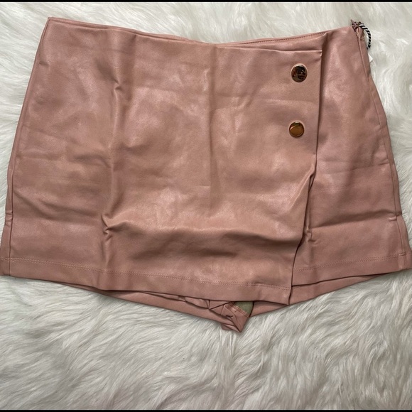 NEW TRENDY DUSTY BLUSH BUTTON FRONT FAUX LEATHER SKORT - Picture 4 of 17